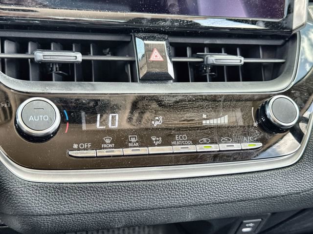 Used 2025 Toyota Corolla LE FWD image 18
