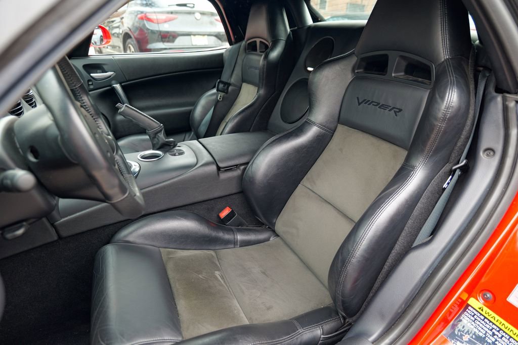 Used 2004 Dodge Viper SRT-10 image 47