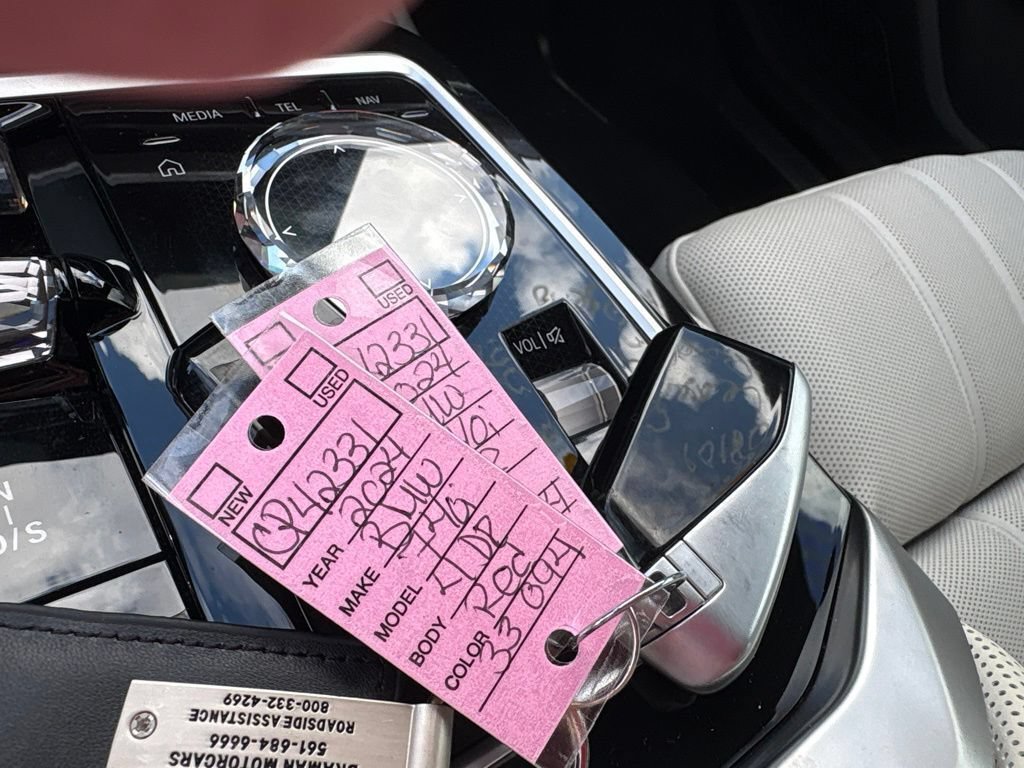 Used 2024 BMW 740i w/ Executive Package RWD image 2