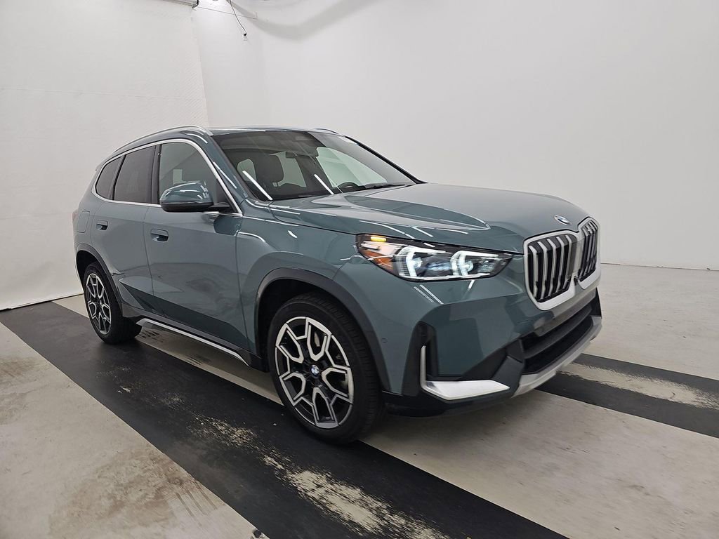 Used 2025 BMW X1 xDrive28i image 3
