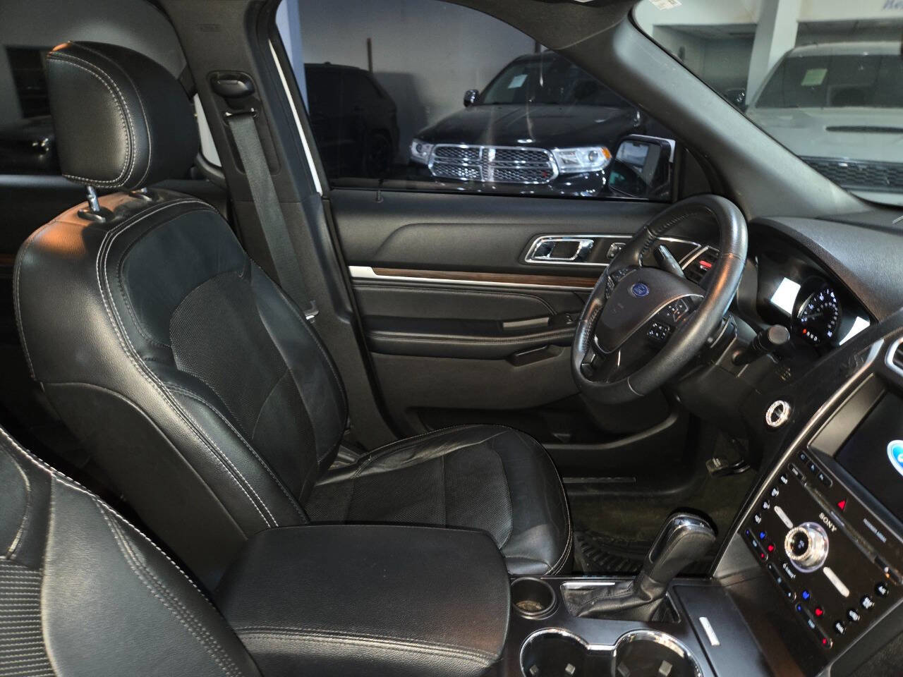 Used 2017 Ford Explorer Limited FWD image 34