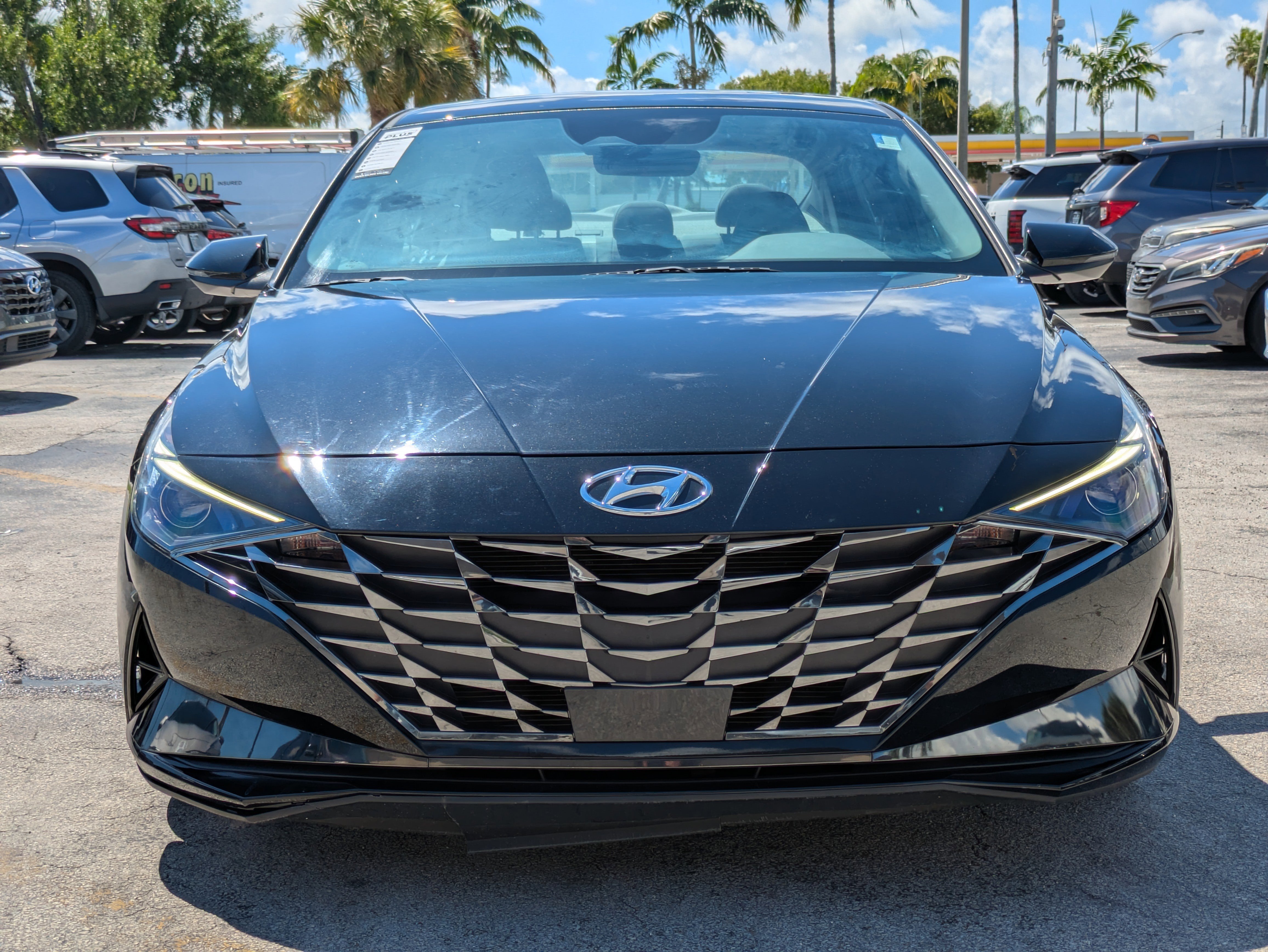Used 2022 Hyundai Elantra SEL w/ Convenience + Premium Package image 2