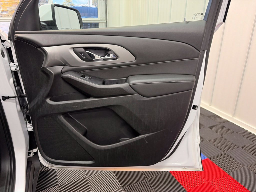 Used 2023 Chevrolet Traverse LT w/ LPO, Floor Liner Package AWD/4WD image 25