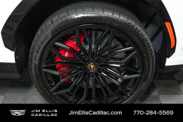 Used 2025 Lamborghini Urus SE image 40