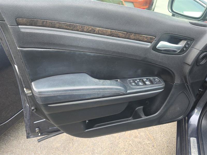 Used 2016 Chrysler 300 C AWD/4WD image 16