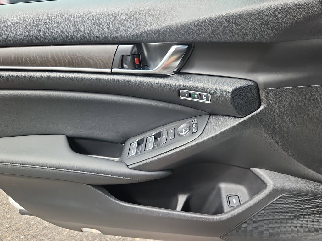 Used 2021 Honda Accord EX-L image 9