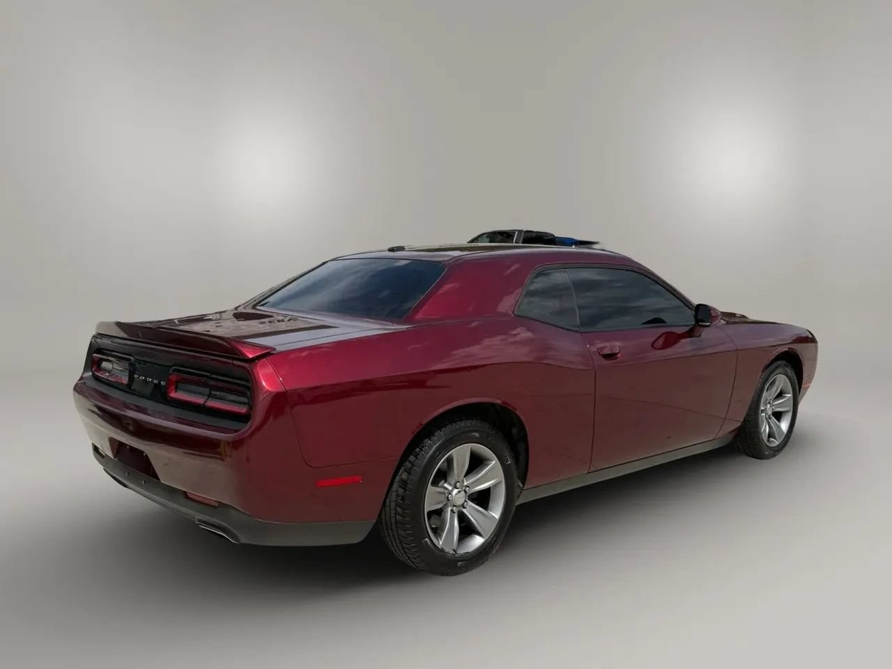 Used 2019 Dodge Challenger SXT RWD image 7