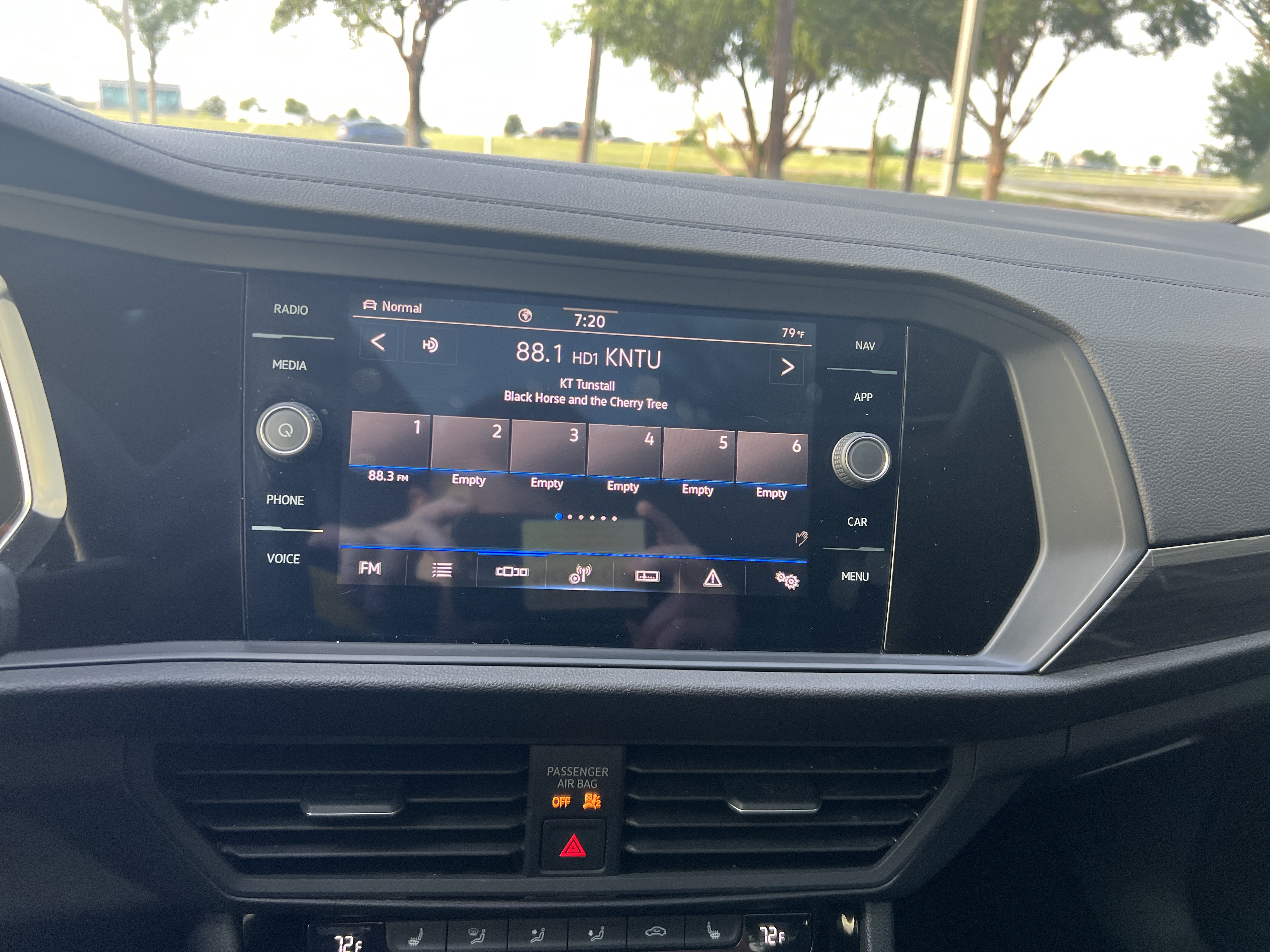 Certified 2022 Volkswagen Jetta SEL FWD image 19