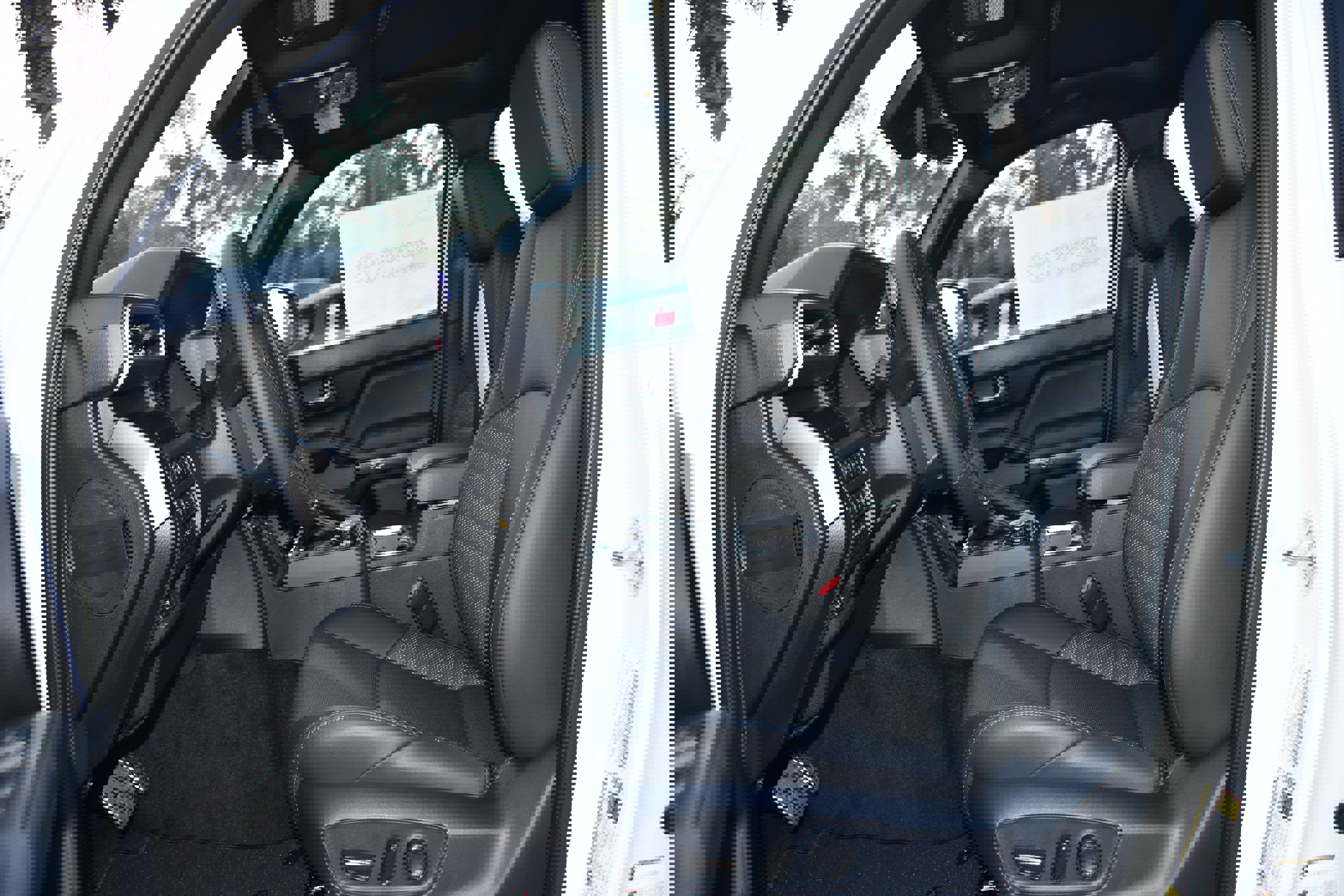 New 2025 Toyota Tacoma TRD Sport image 3