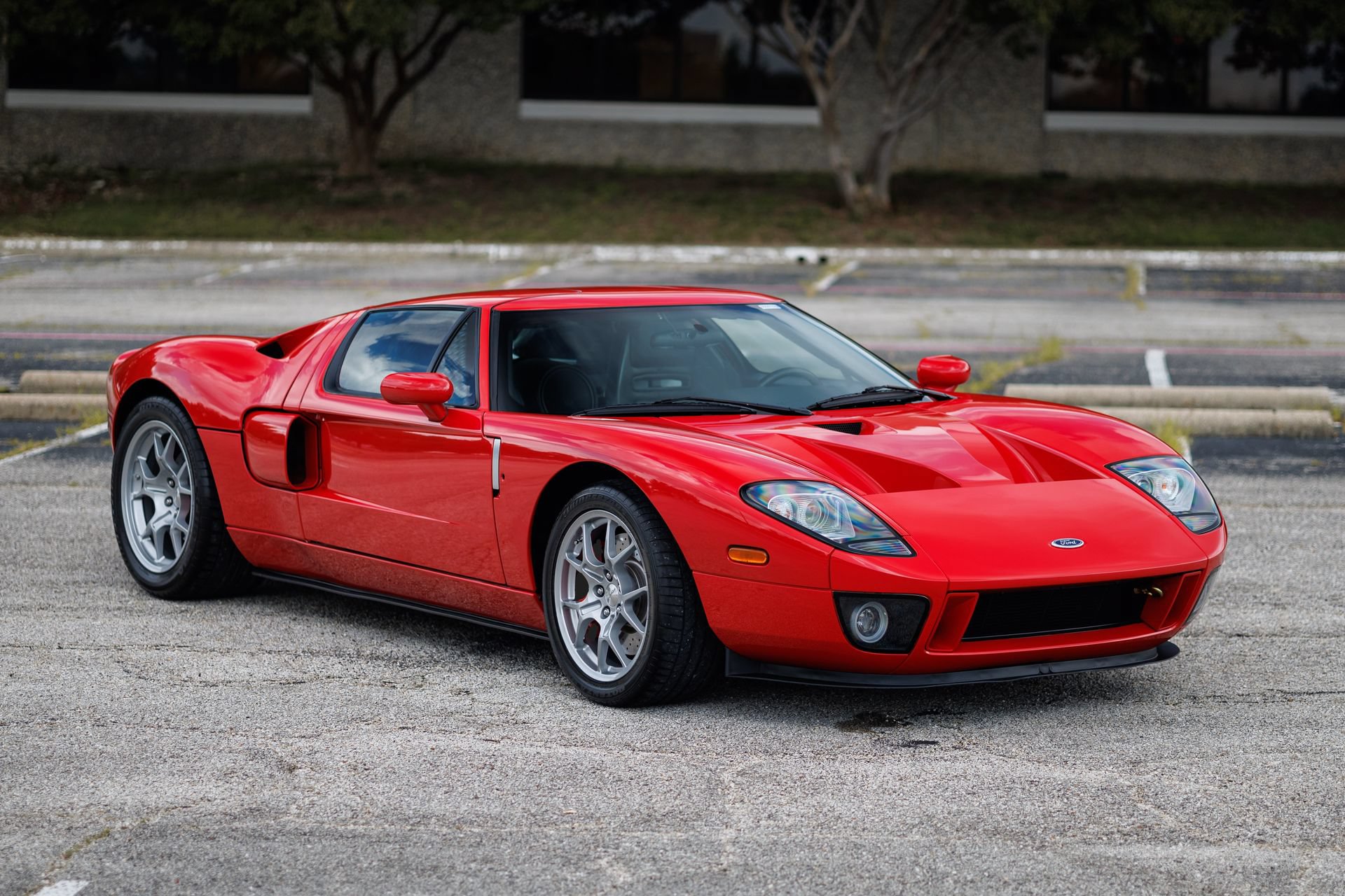 Used 2005 Ford GT RWD image 17