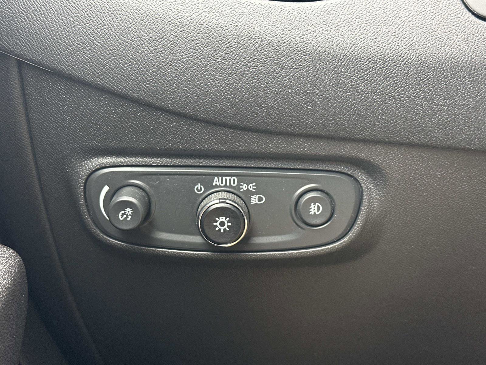 Certified 2024 Chevrolet Equinox Premier image 26