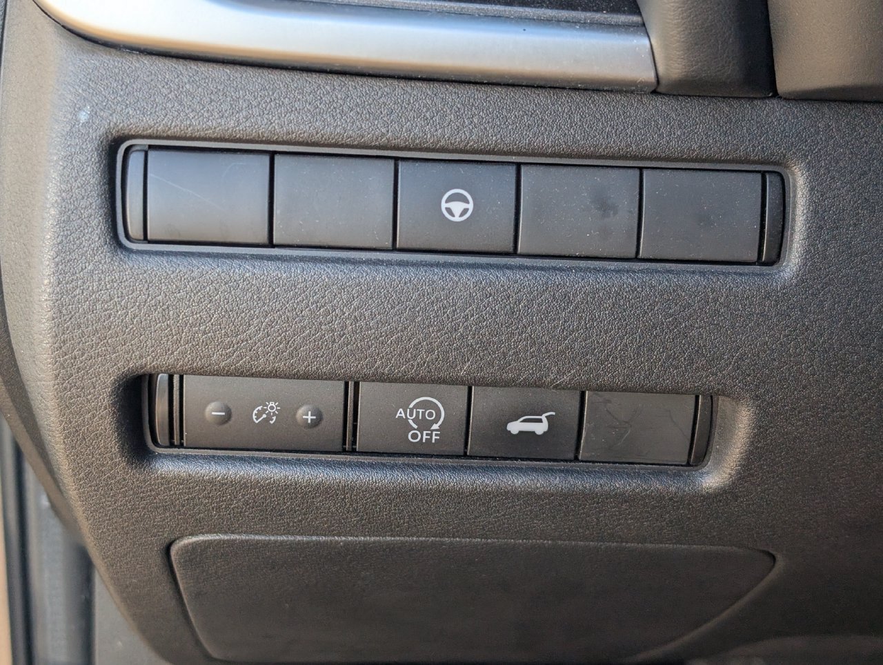 Used 2024 Nissan Rogue SV FWD image 24
