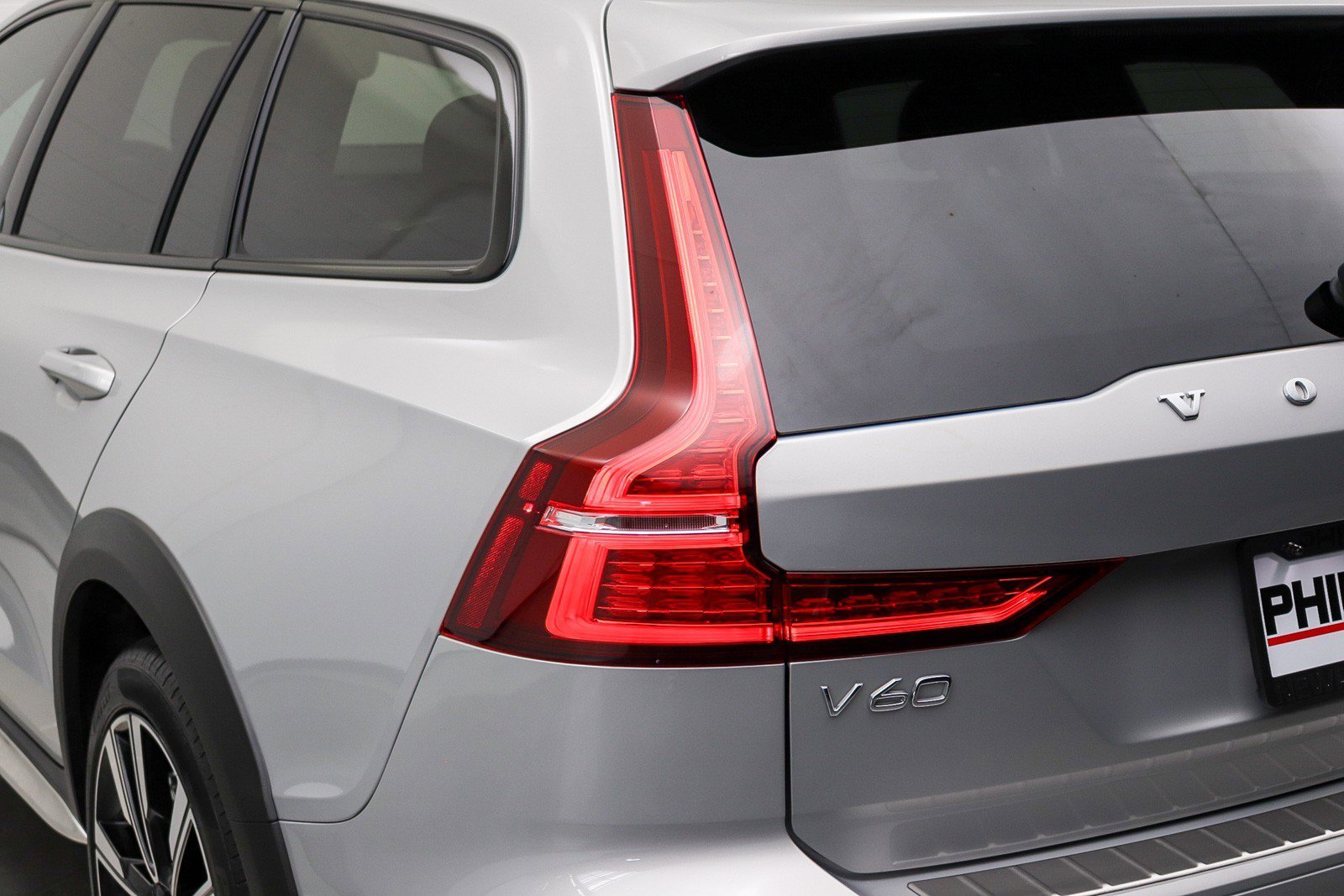 Used 2025 Volvo V60 B5 Cross Country Ultra w/ Protection Package Premier AWD/4WD image 11