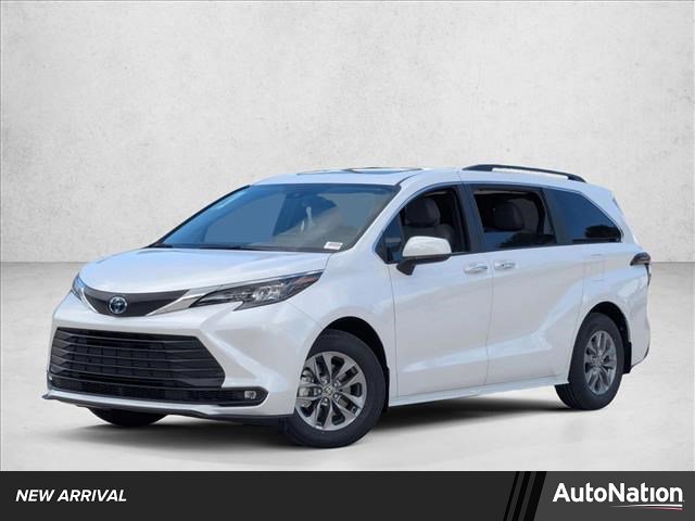 New 2025 Toyota Sienna XLE