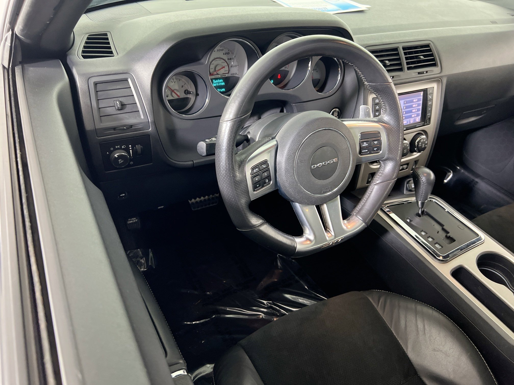 Used 2014 Dodge Challenger SRT8 w/ Harman/Kardon Audio Group image 21