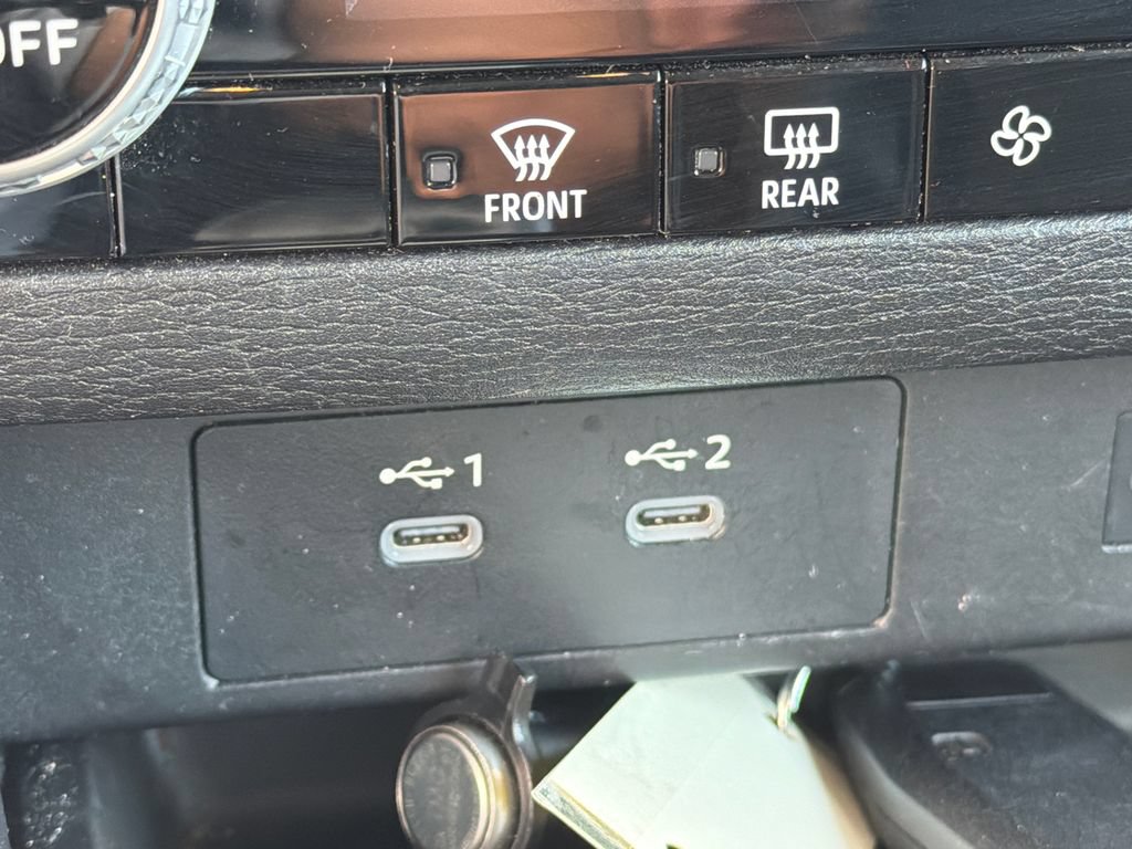 Used 2025 Mitsubishi Outlander SE FWD image 32