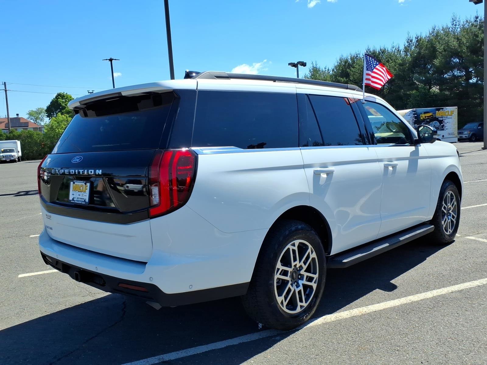Used 2025 Ford Expedition Active AWD/4WD image 6