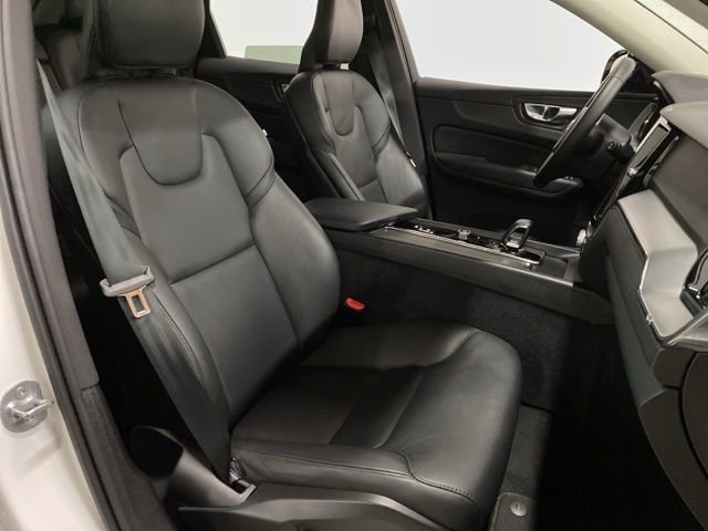 Used 2025 Volvo XC60 B5 Core image 80