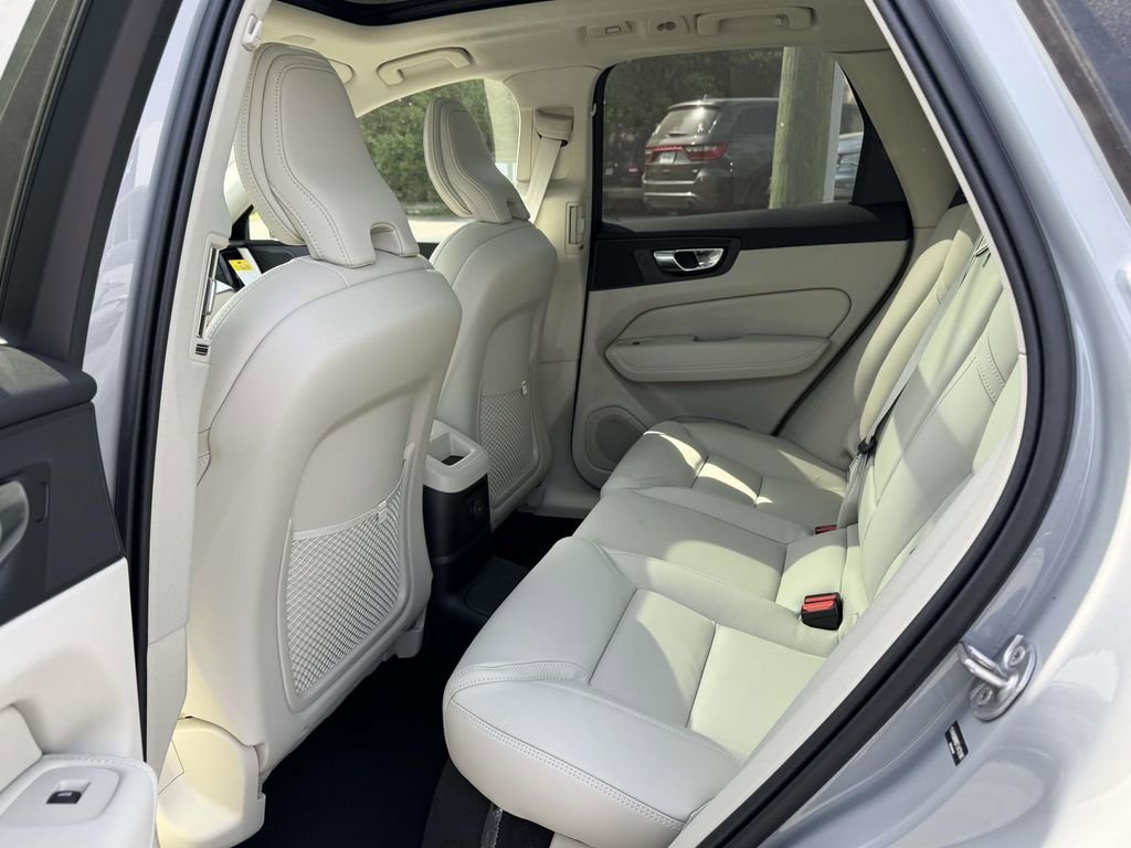 New 2026 Volvo XC60 T8 Ultra w/ Protection Package Premier AWD/4WD image 14