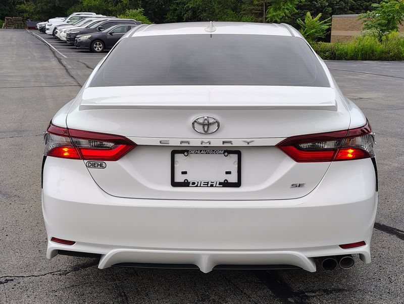 Used 2024 Toyota Camry SE FWD image 8