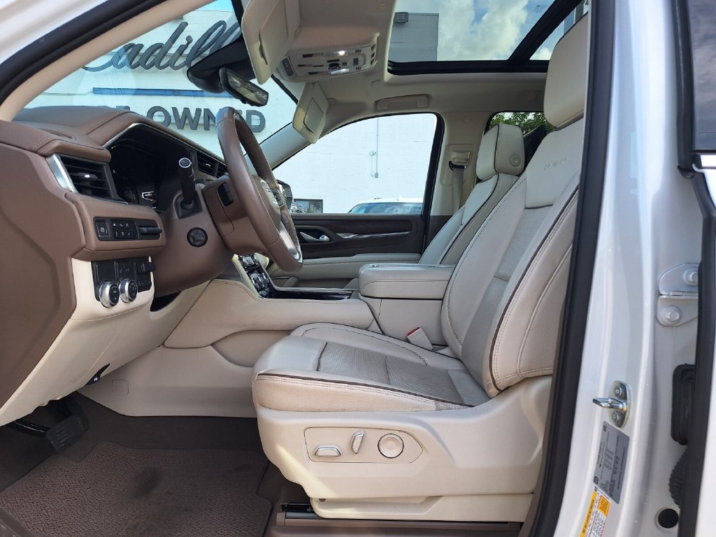 Used 2023 GMC Yukon XL Denali w/ Denali Reserve Package RWD image 15