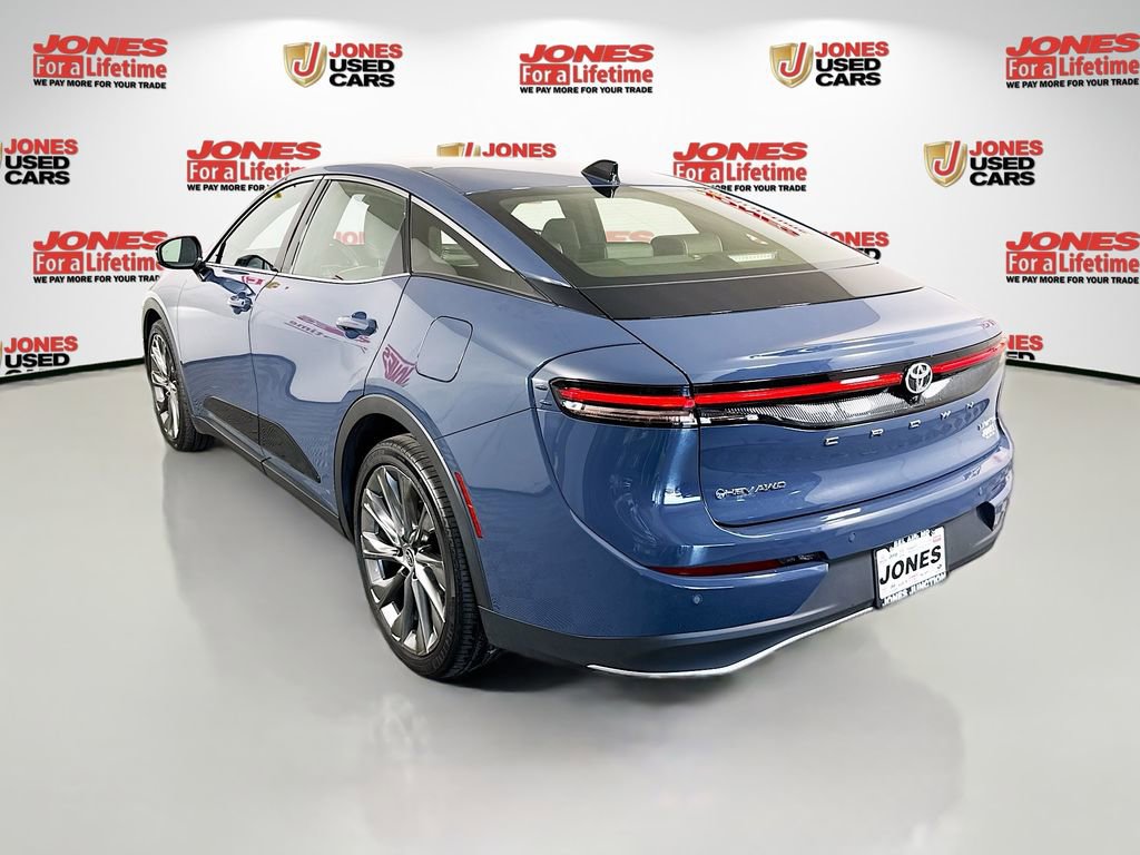 Used 2025 Toyota Crown Limited w/ Advanced Technology Package AWD/4WD image 2