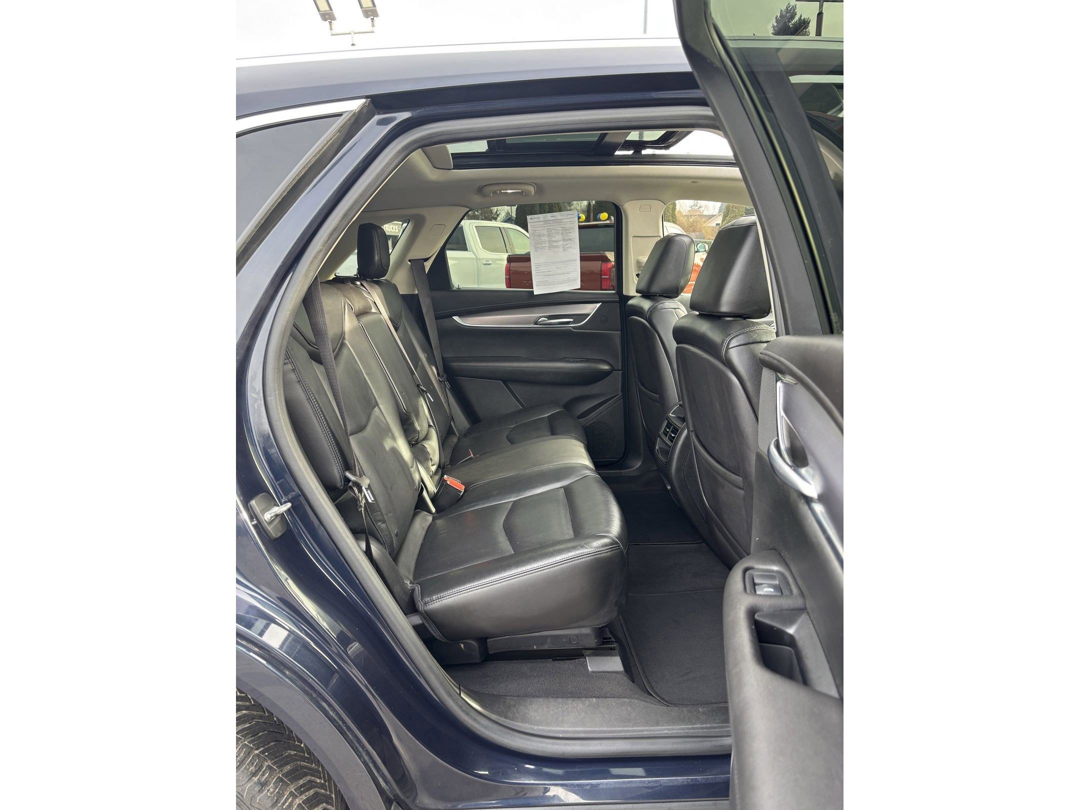 Used 2017 Cadillac XT5 Luxury w/ Driver Awareness Package image 12