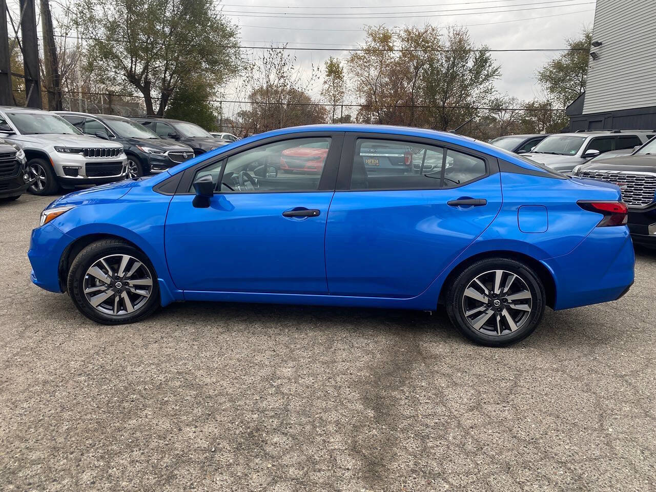 Used 2022 Nissan Versa S w/ Electronics Package FWD image 12