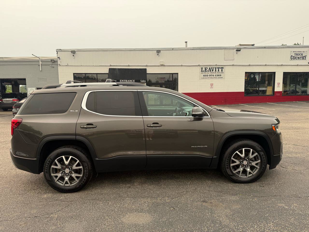 Used 2020 GMC Acadia SLE w/ Driver Convenience Package AWD/4WD image 13
