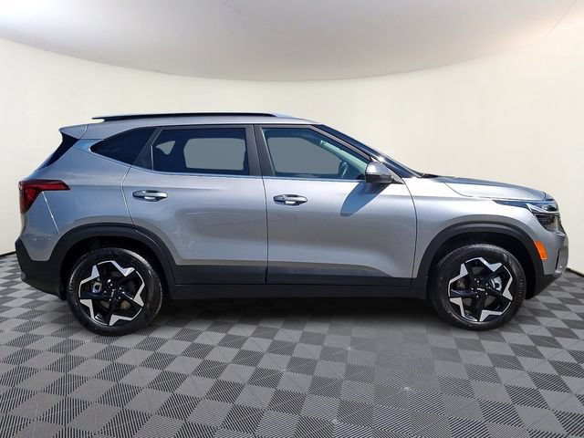 Used 2025 Kia Seltos EX AWD/4WD image 7