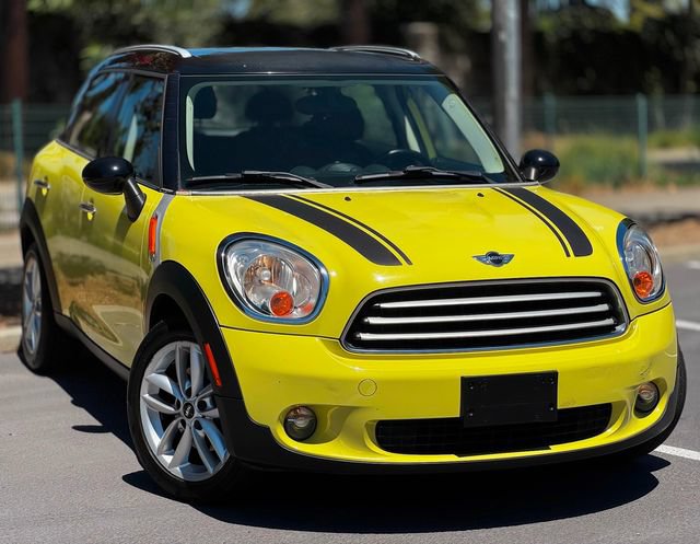 Used 2011 MINI Cooper Countryman FWD image 2