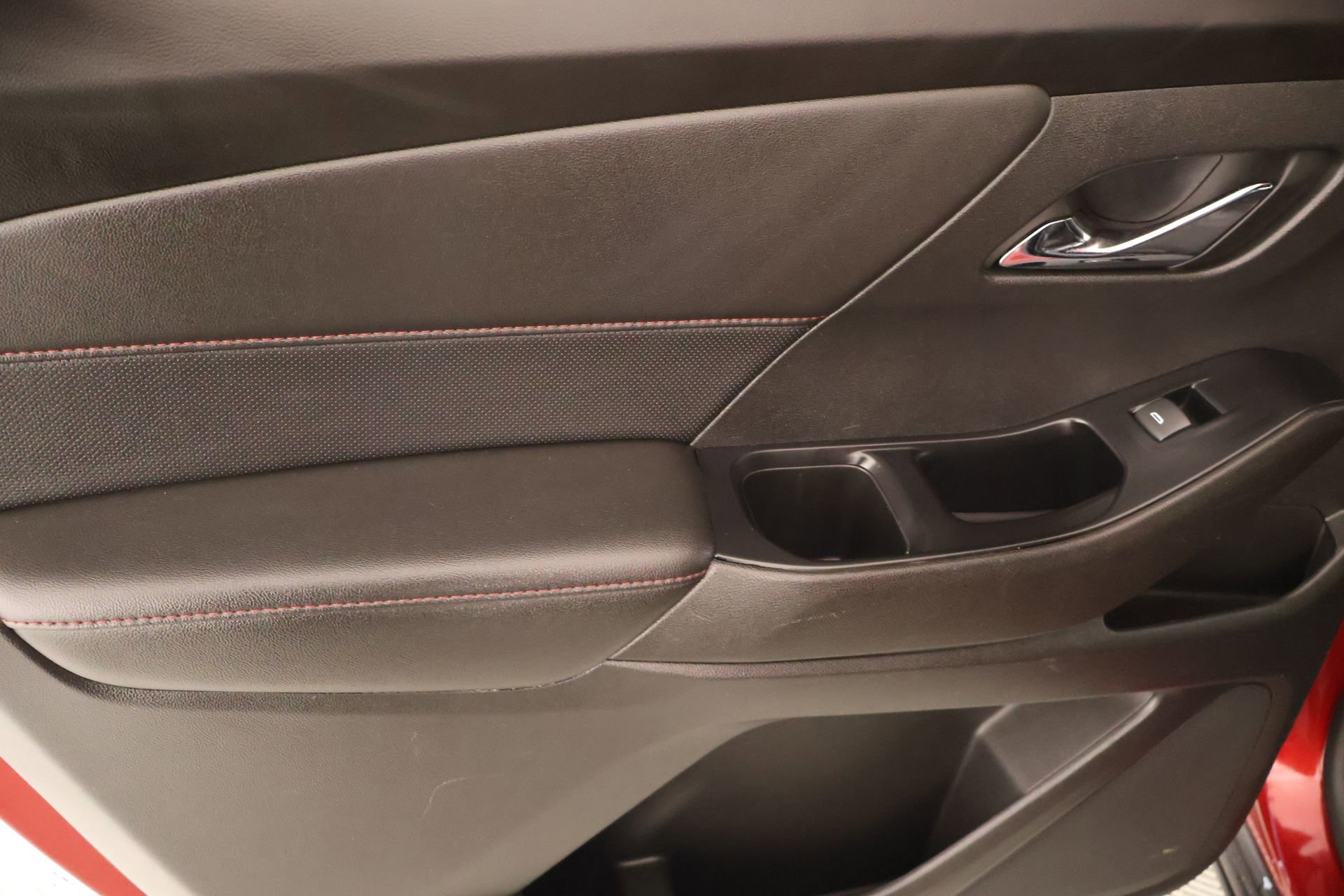 Used 2023 Chevrolet Traverse RS w/ LPO, Floor Liner Package FWD image 17
