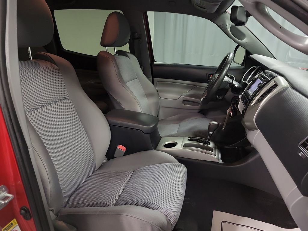 Used 2013 Toyota Tacoma 4x4 Double Cab image 23