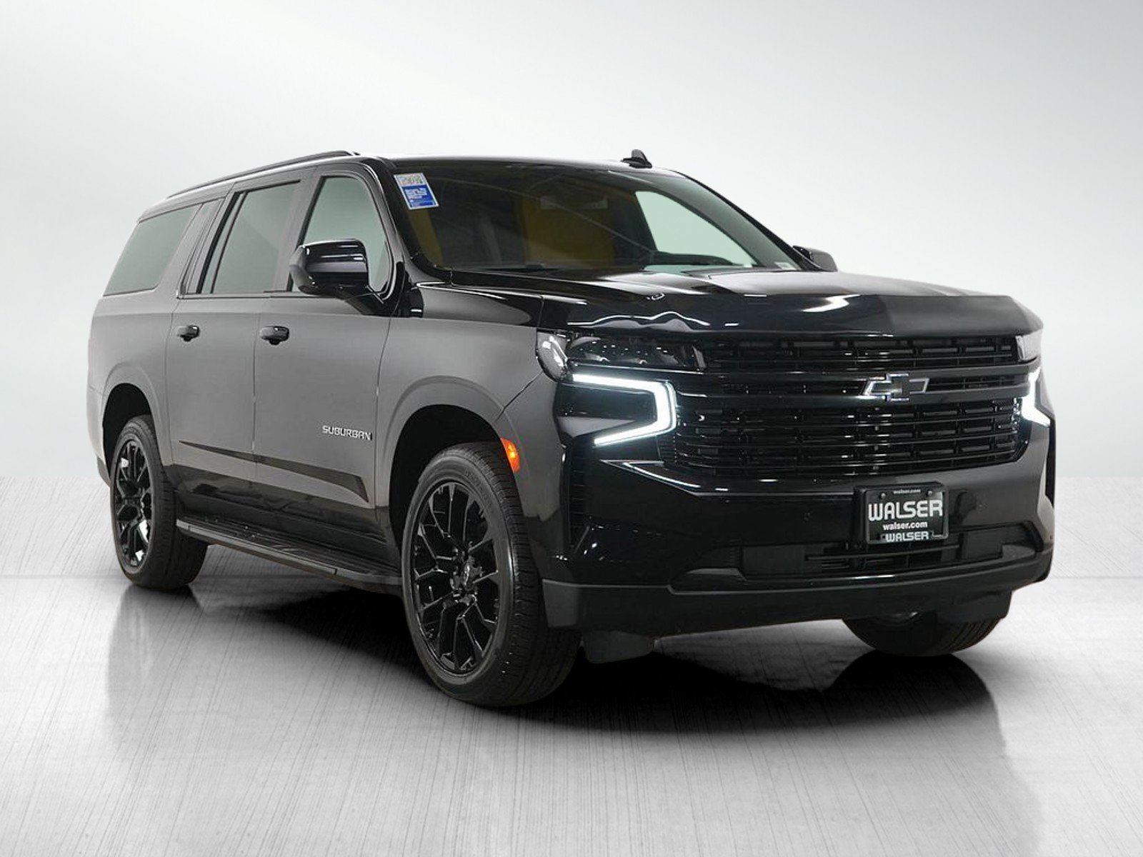 Used 2023 Chevrolet Suburban LT image 7