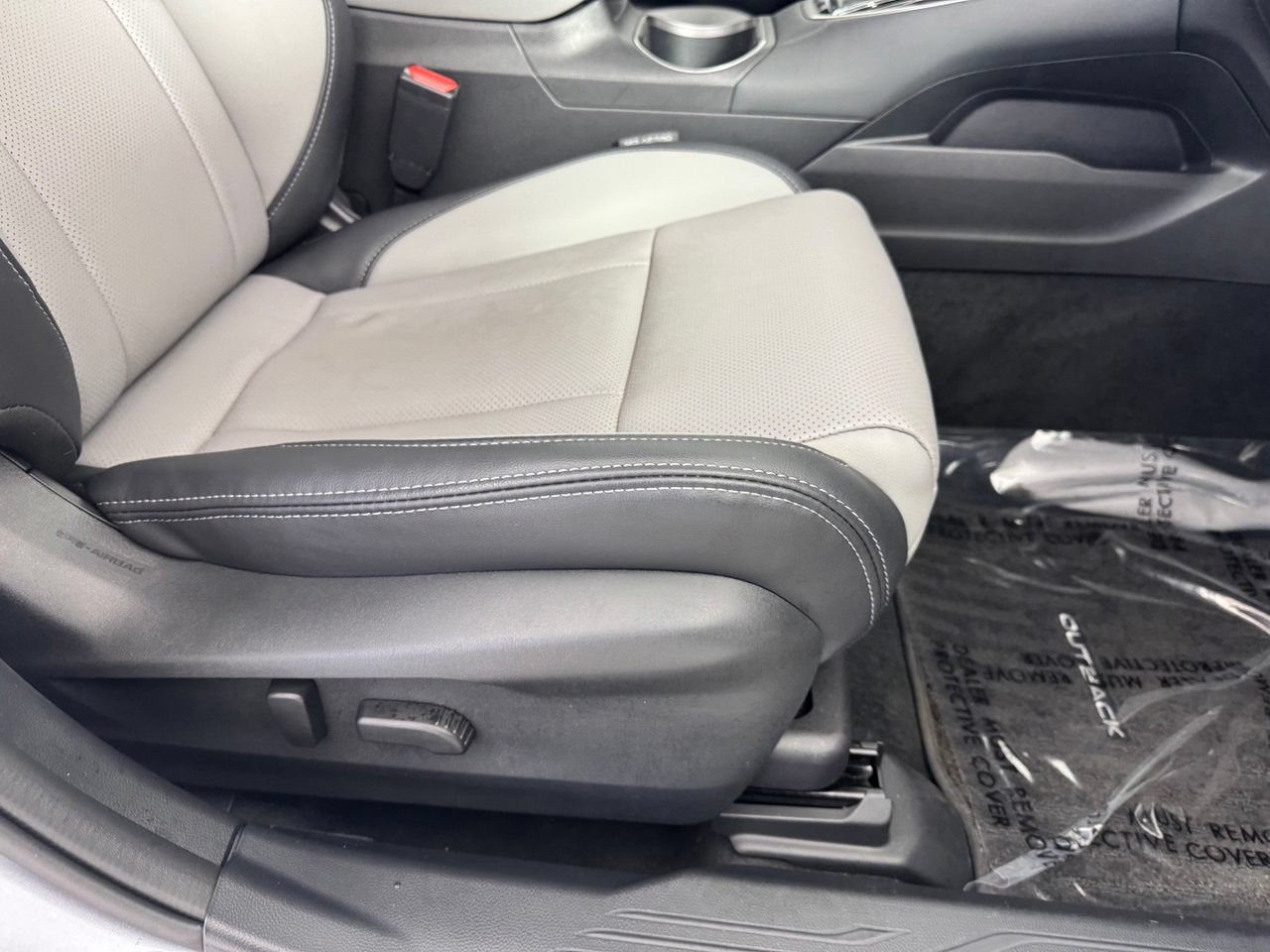 Used 2023 Subaru Outback Limited AWD/4WD image 41