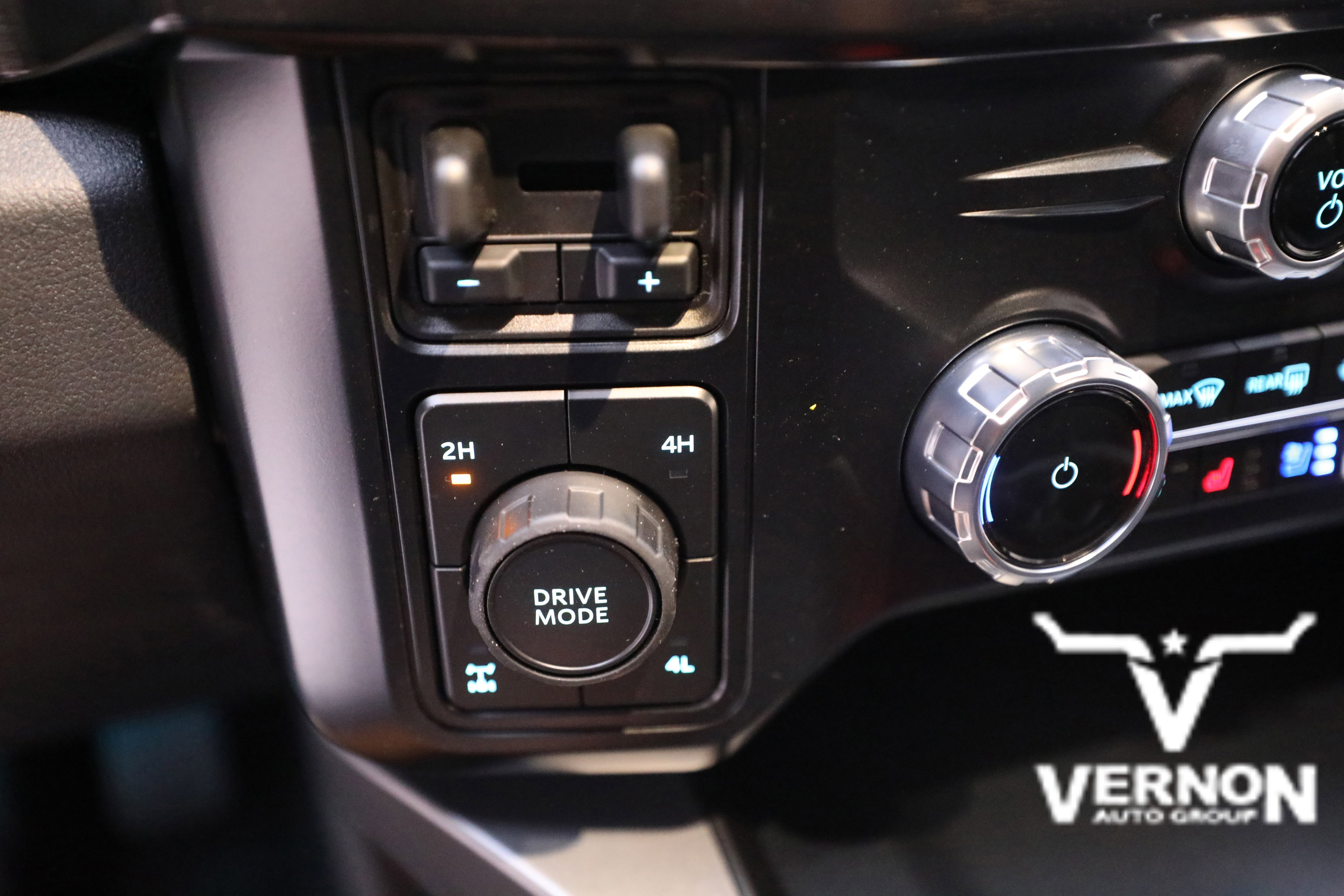 New 2026 Ford F250 Lariat w/ Chrome Package image 23