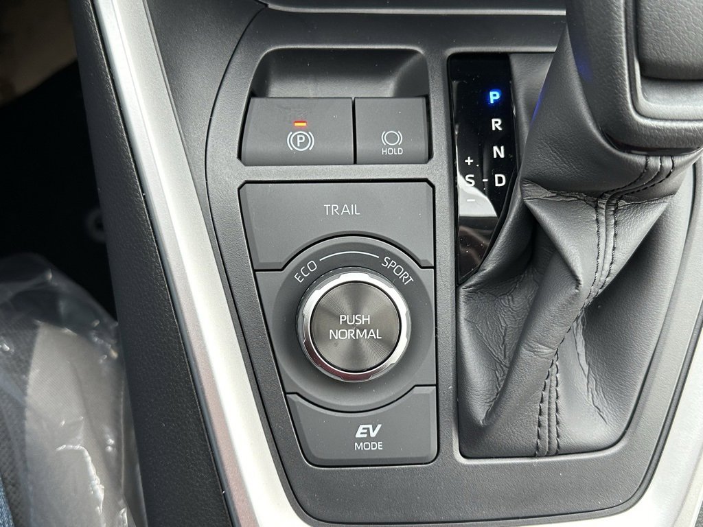 New 2025 Toyota RAV4 XLE image 29