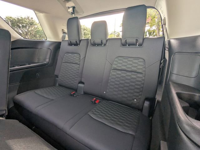 Used 2024 Nissan Pathfinder SV image 18