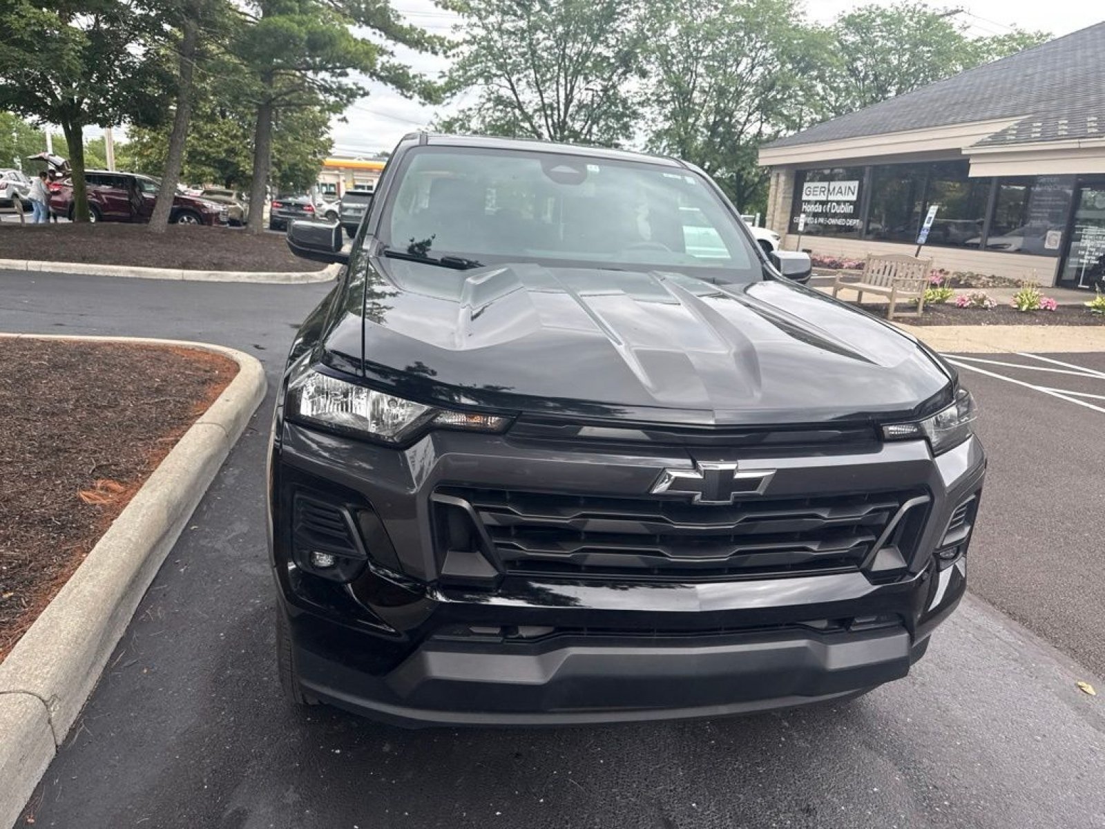 Used 2023 Chevrolet Colorado LT w/ LT Convenience Package II AWD/4WD image 3