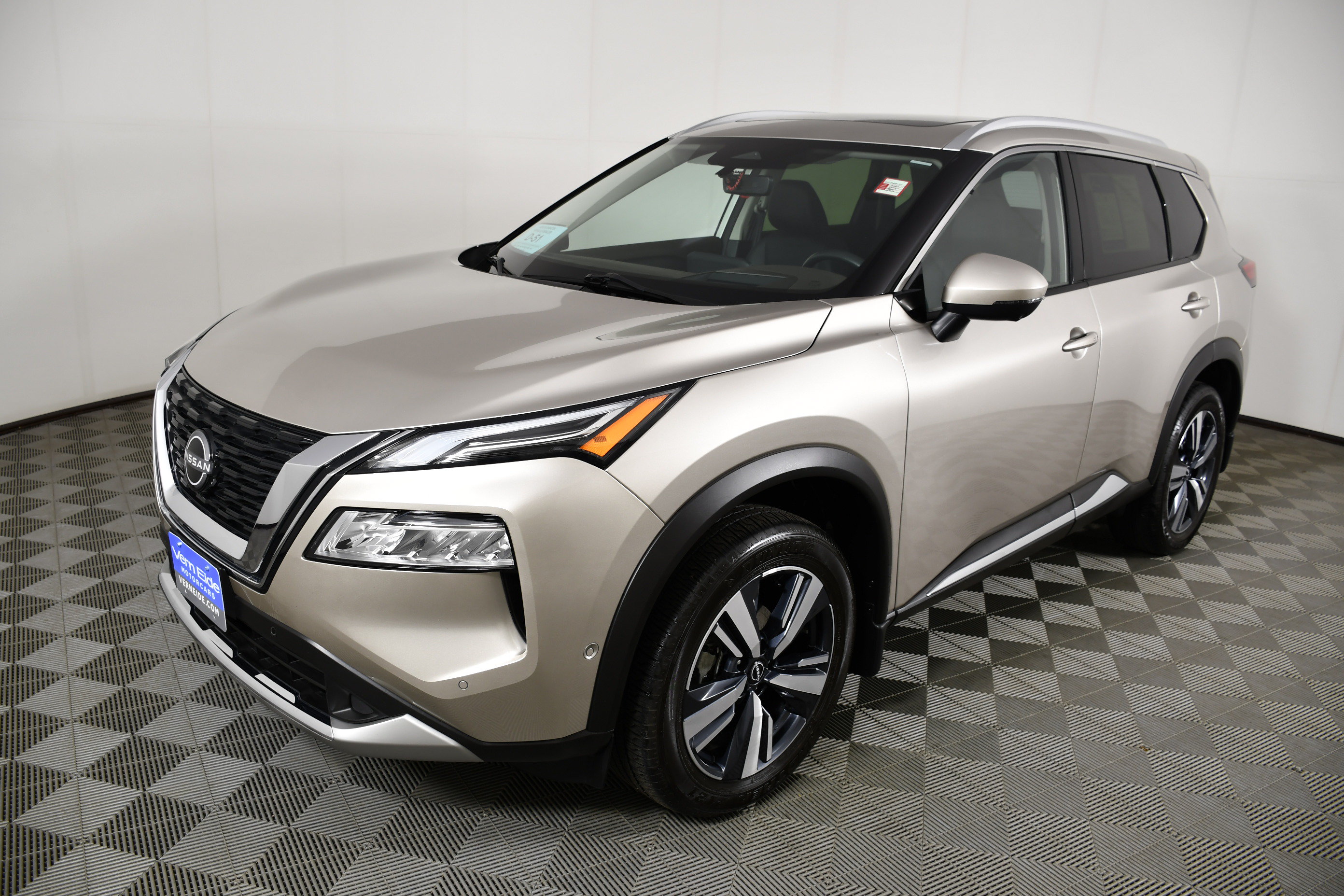 Used 2023 Nissan Rogue Platinum w/ Platinum Premium Package AWD/4WD image 10