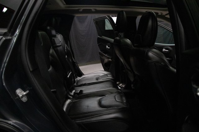 Used 2016 Jeep Cherokee Trailhawk w/ Comfort/Convenience Group image 18