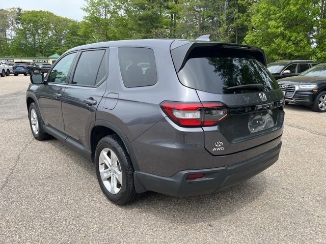 Used 2023 Honda Pilot LX image 3