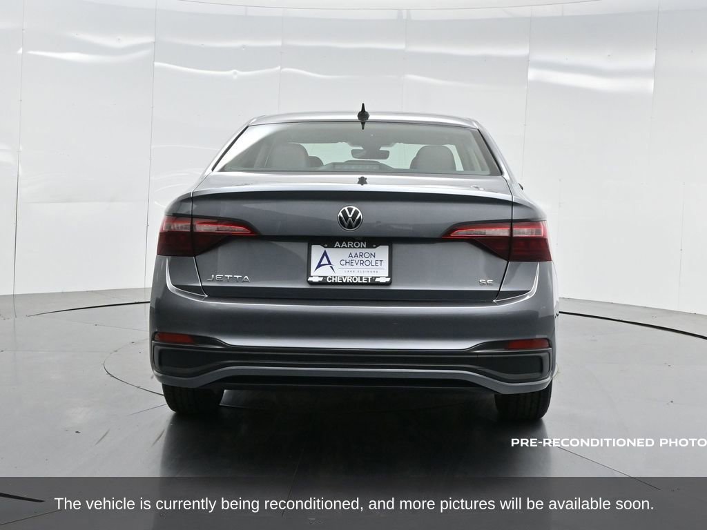 Used 2022 Volkswagen Jetta SE image 41