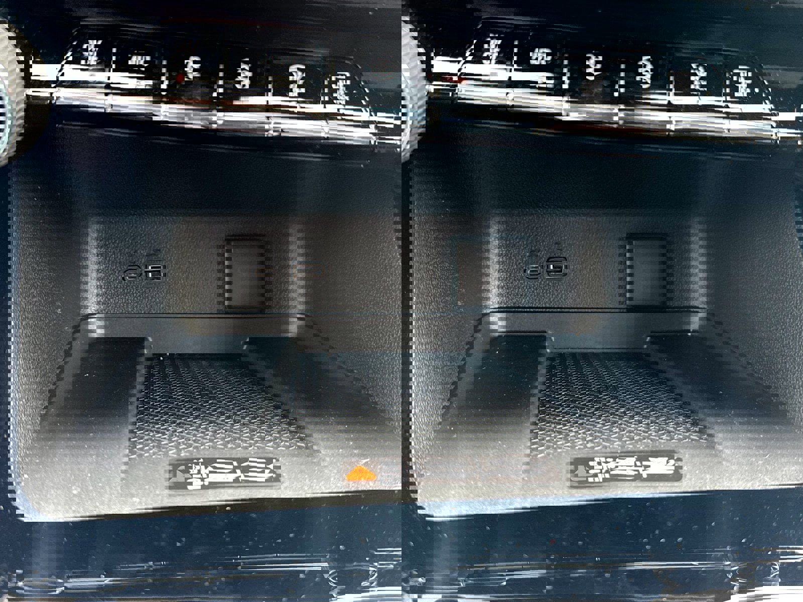 New 2026 Chevrolet Traverse RS AWD/4WD image 32