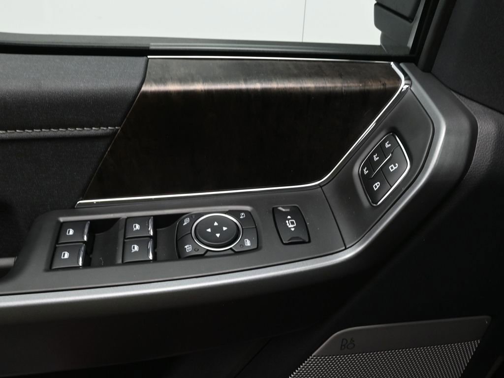 New 2026 Ford F250 Lariat w/ Black Appearance Package image 15
