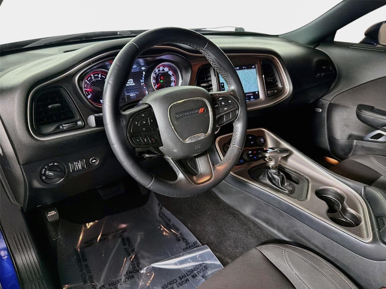 Used 2022 Dodge Challenger SXT RWD image 10