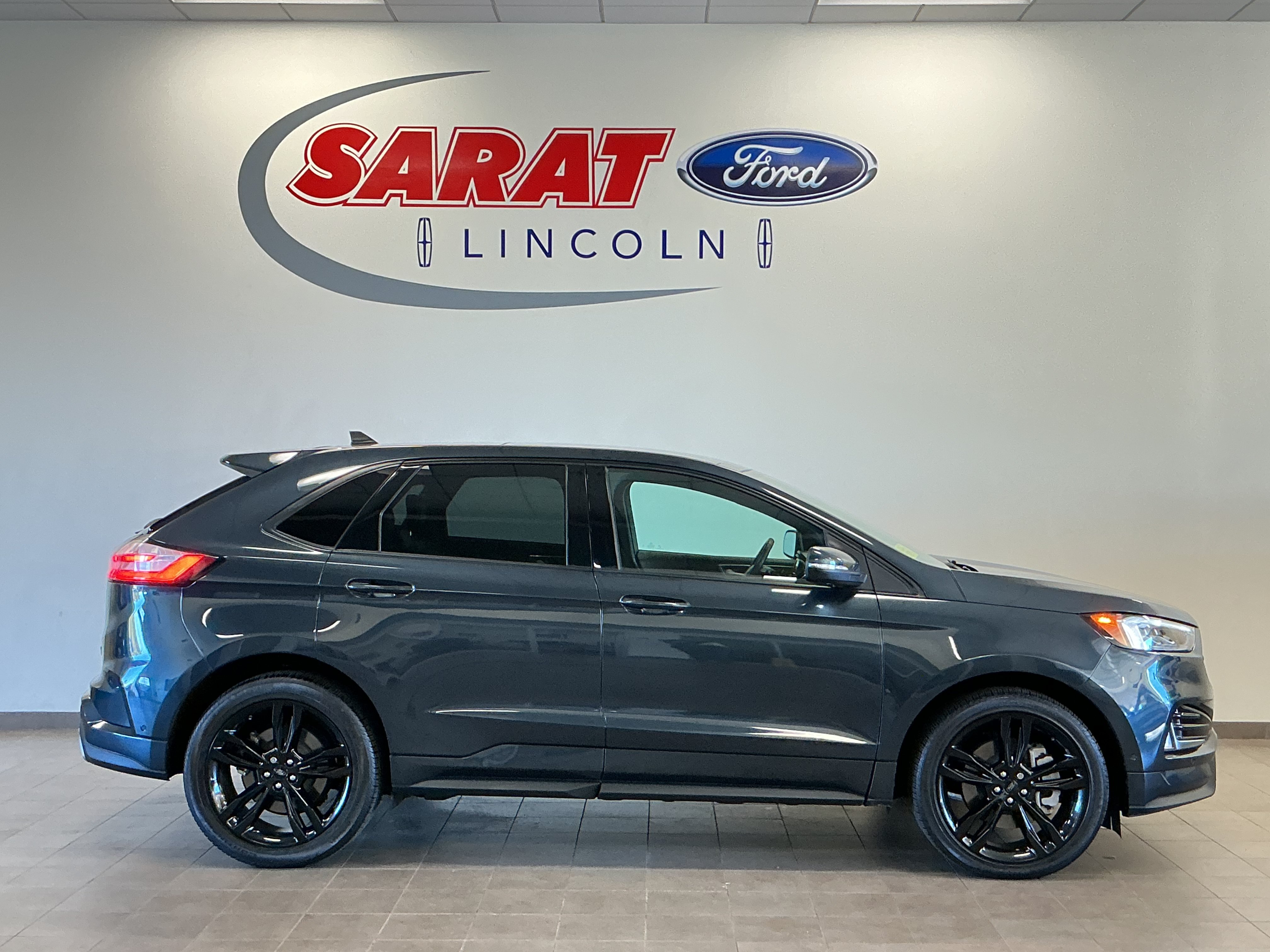 Used 2023 Ford Edge ST w/ Equipment Group 401A AWD/4WD image 1