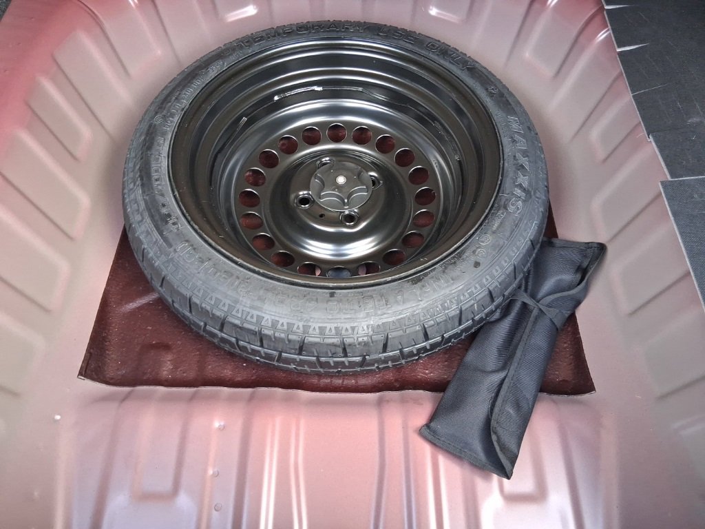 New 2025 Nissan Versa SR w/ Trunk Package image 8