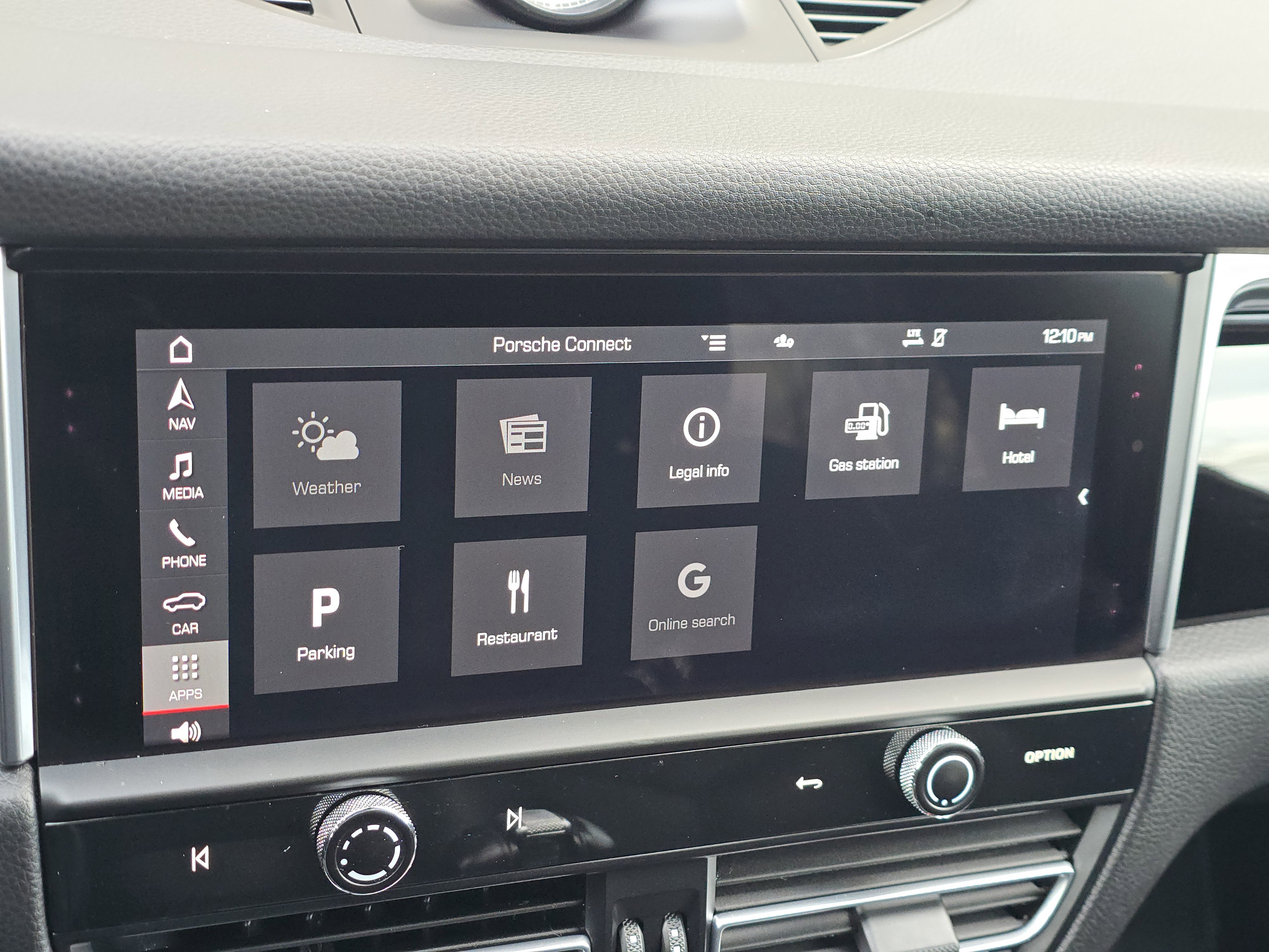 Certified 2023 Porsche Macan image 23