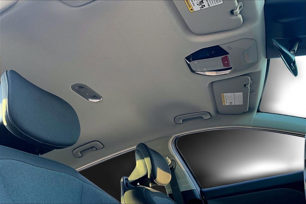 Used 2025 Kia K4 LXS image 22